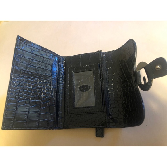 Guess Wallet - Picture 3 of 5